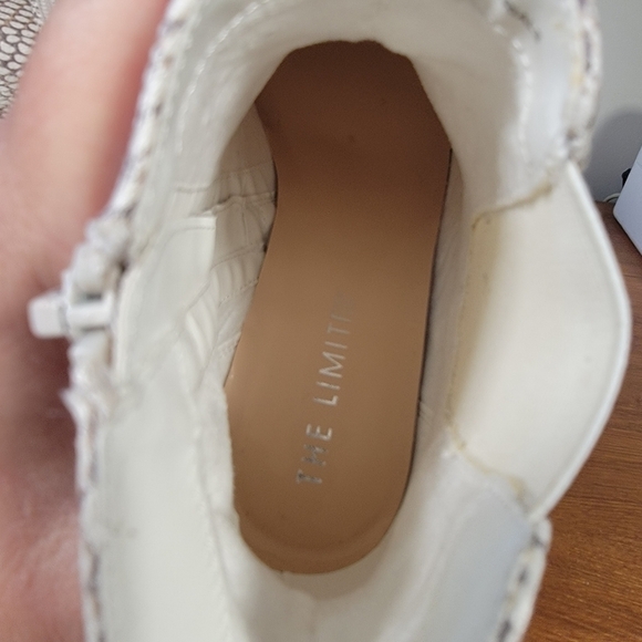 The Limited Kiki Vegan Eather Ankle Boots Booties Size 8 - Picture 11 of 13